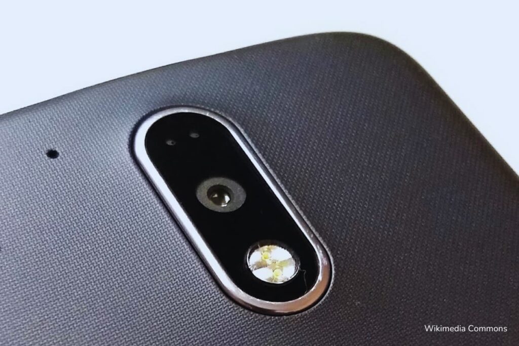 Motorola Moto G4 vs Samsung Galaxy J7, celular, Más Colombia