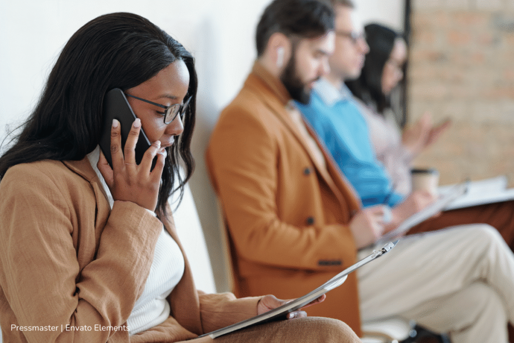 Establece tu presencia en Colombia con un número telefónico local 2 número telefónico, Mujer, llamada, compañeros, Más Colombia