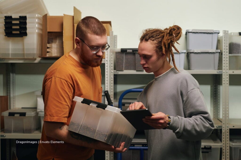 Más de 200 personas con antecedentes penales en Bogotá accederán a formación y empleo 2 personas con antecedentes penales, reclusos trabajando, Más Colombia