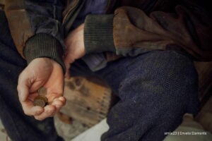 Pobreza en Colombia, persona sin dinero, Más Colombia