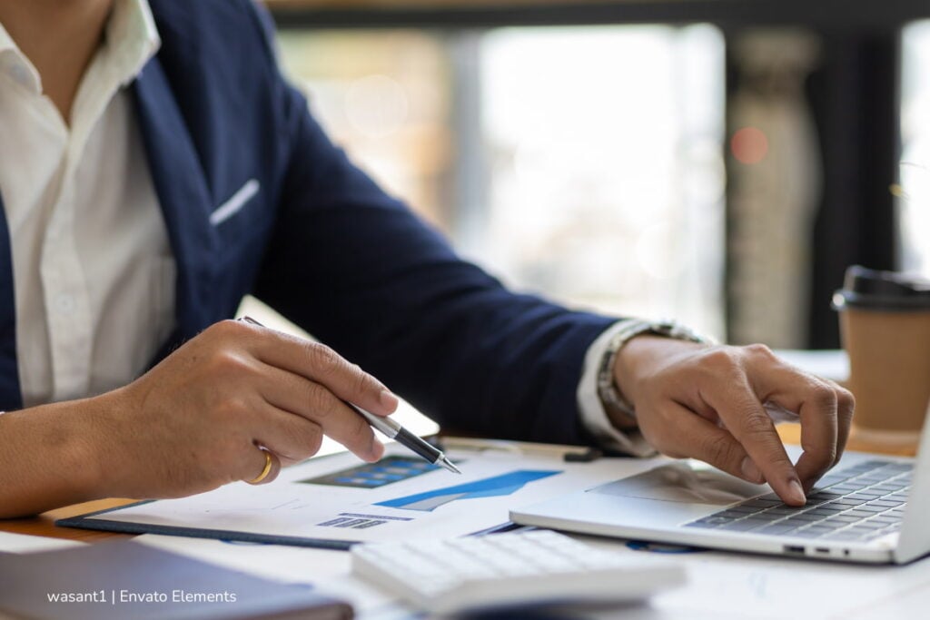 Así queda la tabla salarial 2025 de los empleados públicos de Bogotá con el segundo aumento del año 2 tabla salarial 2025, empleados públicos de bogotá, empleada pública, funcionario, dinero, Más Colombia