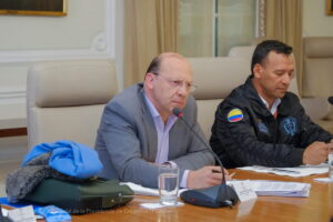 calificación crediticia de Colombia, calificación de Colombia, calificación de riesgo, déficit fiscal, desequilibrio fiscal, suspensión de la regla fiscal, regla fiscal, ministro de hacienda, más colombia