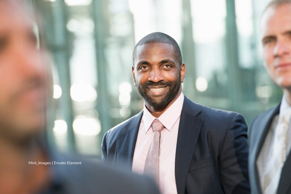 Pilas, el concurso Superintendencias ya publicó las listas de elegibles para algunas OPEC: pasos para consultar 4 concurso Superintendencias, hombre seleccionado para el concurso, Más Colombia