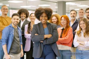 convocatoria diversidad e inclusión Bogotá, mujer afro líder de empresa, Más Colombia