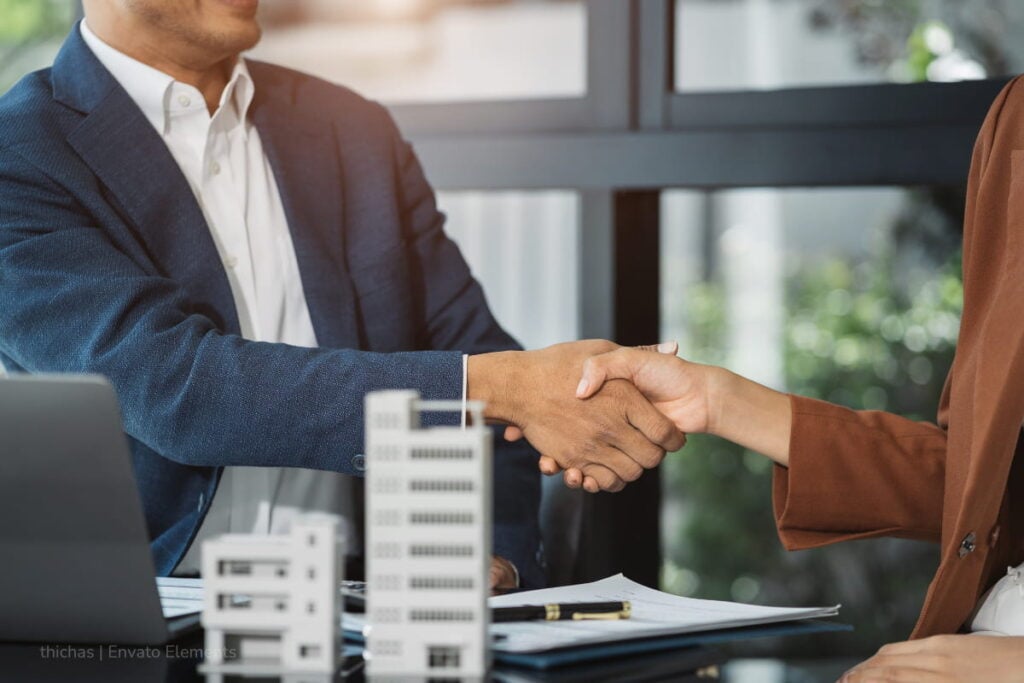 Invertir en el mercado inmobiliario de Estados Unidos: ¿es este el momento estratégico para hacerlo? Entrevista con experto en el tema 3 mercado inmobiliario de Estados Unidos, invertir en el mer mercado inmobiliario de Estados Unidos, invertir en Estados Unidos, cómo invertir en el mercado inmobiliario de Estados Unidos, cómo invertir en Estados Unidos, cerrar trato, negociantes, más colombia