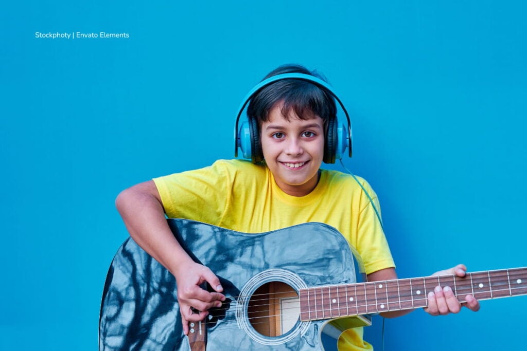 ¿Busca planes para vacaciones creativos y gratuitos en Bogotá? Hay más 100 talleres y alguna opción puede ser para usted 4 planes para vacaciones, DigiPodcast y composición de canciones, Más Colombia