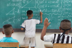 desigualdad en la educación, escuela, tablero, niños, más colombia