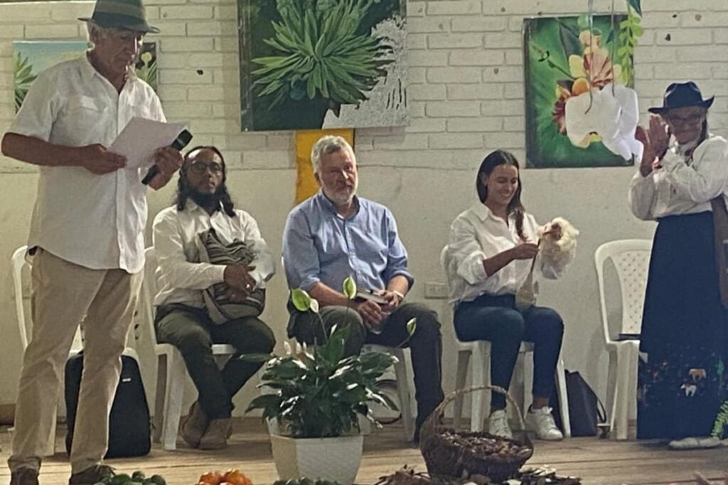 explotación de caliza, Ciudadanos convocando a la acción popular, Más Colombia