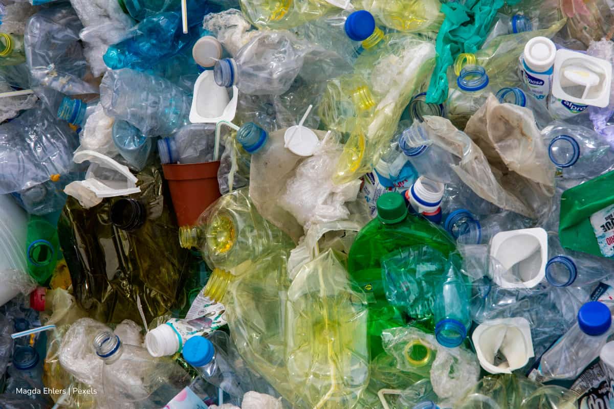 Estudio logra convertir hasta el 66% de los desechos plásticos en combustibles líquidos y compuestos químicos útiles: Universidad de Yale hizo el anuncio 1 desechos plásticos, pirólisis de plástico, aliviar la crisis mundial de los desechos plásticos, Más Colombia