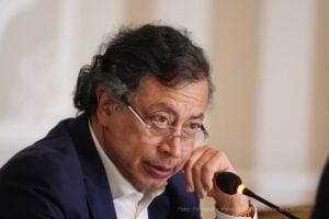 Gustavo Petro's tweet, Gustavo Petro, stagflation, inflation, deflation, economy, stock market chart, más colombia