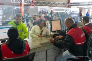 contribuyentes morosos, personas en la Secretaría de Hacienda, Más Colombia