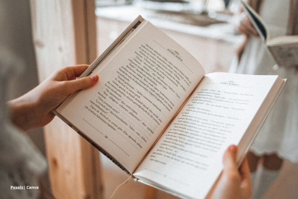 Leer y escribir como terapia: sanando a través de las palabras en Colombia 3 leer y escribir como terapia, escritura terapéutica, terapia narrativa, persona leyendo en un club de lectura, Más Colombia