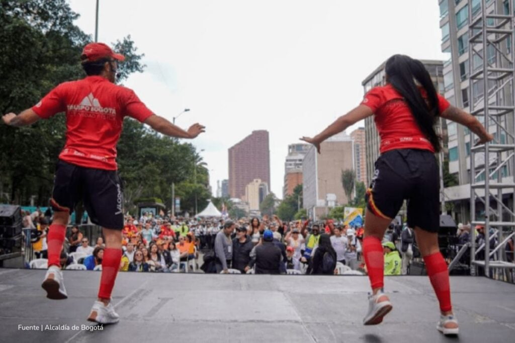 ¡Atento! Habrá cierre de la Ciclovía en Bogotá este 20 de julio por el desfile militar: le interesará qué vías no estarán disponibles 4 cierre de la Ciclovía en Bogotá, cierres viales en Bogotá, Día de la Independencia, tarima en otra parte de Bogotá por cierres viales en Bogotá, Más Colombia