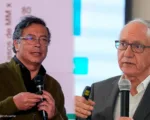Gustavo Petro y el ministro Guillermo Alfonso Jaramillo en consejo de ministros sobre la crisis de la salud Colombia.
