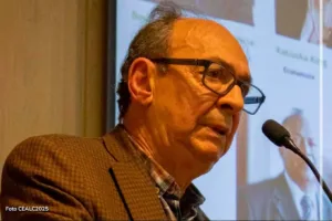 Diego Otero Prada expone sobre el precio de la gasolina en Colombia.