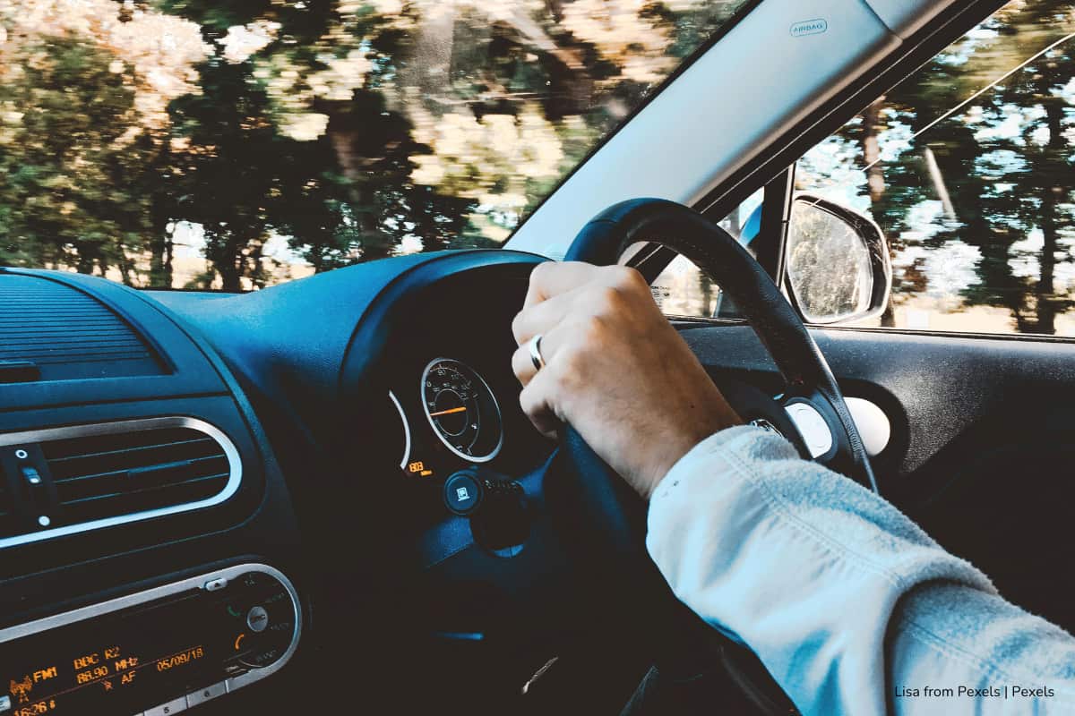 ¿Qué revisar antes de salir a carretera con tu vehículo? 1 salir a carretera, Documentación y equipo obligatorio para salir a carretera, Más Colombia