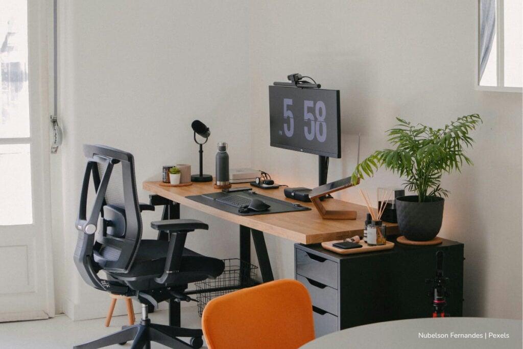 Pausas activas: cómo ayudar a prevenir enfermedades laborales con una simple rutina 2 Pausas activas, organización de puesto de trabajo, Más Colombia