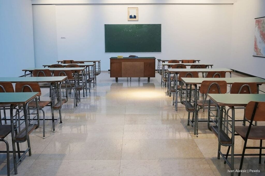 Si participa en el concurso DIAN 2667 de la CNSC, así puede consultar la citación en SIMO a las pruebas escritas para este 17 de agosto 3 concurso DIAN 2667, Salón de pruebas escritas del concurso DIAN 2667, Más Colombia