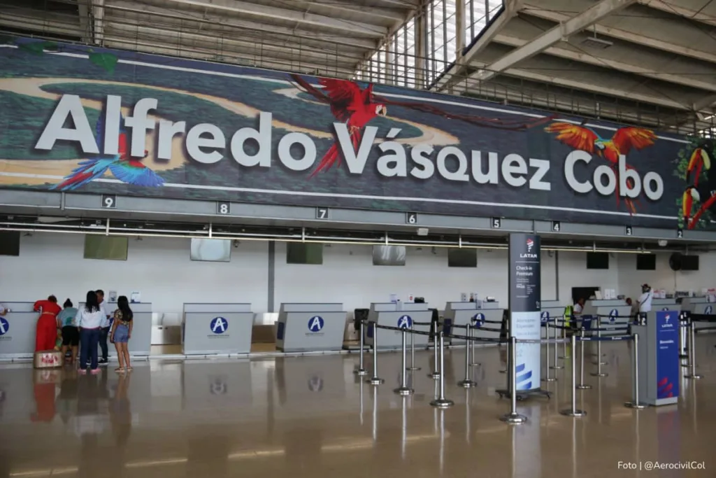 ¿Qué pasa en el Amazonas? Cierres del aeropuerto de Leticia, sedimentación del río y puentes peligrosos alejan a los turistas y afectan a locales 2 aeropuerto de Leticia, Aeropuerto Alfredo Vásquez Cobo, Más Colombia