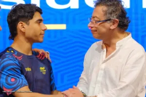 Deportistas colombianos Ángel Barajas y Gustavo Petro en encuentro oficial tras los Juegos Olímpicos de París 2024