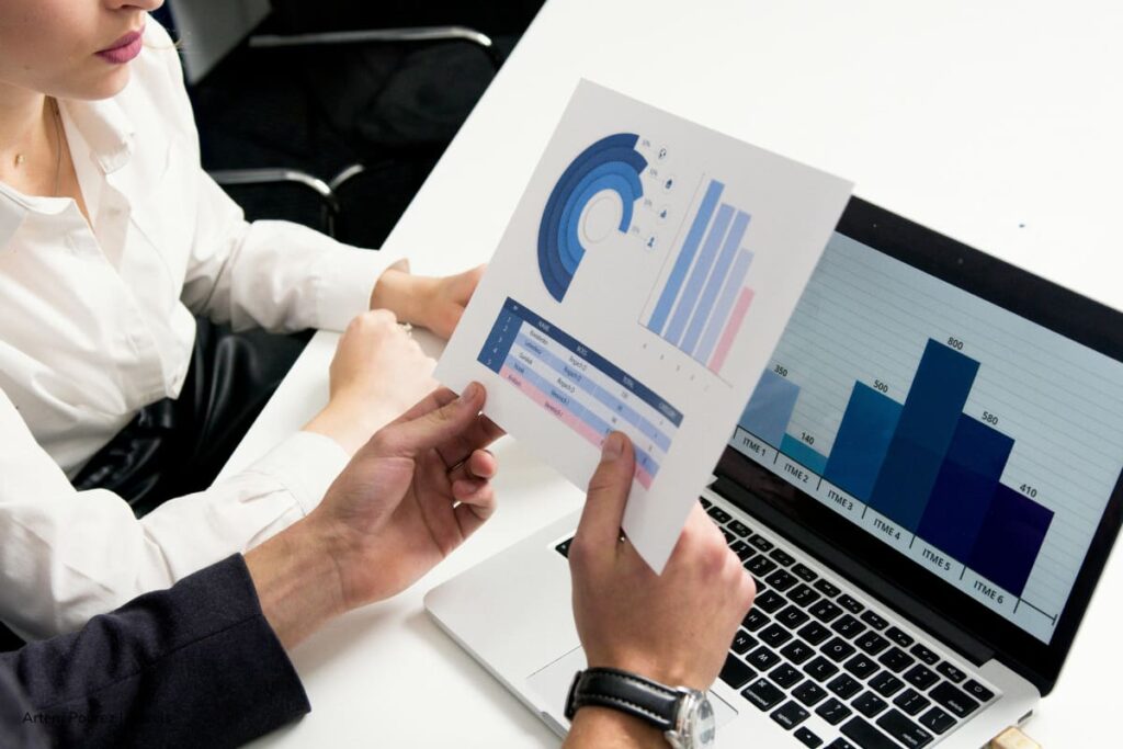 concurso DIAN 2667, pruebas escritas, Evaluando pruebas de participantes del concurso DIAN 2667, Más Colombia