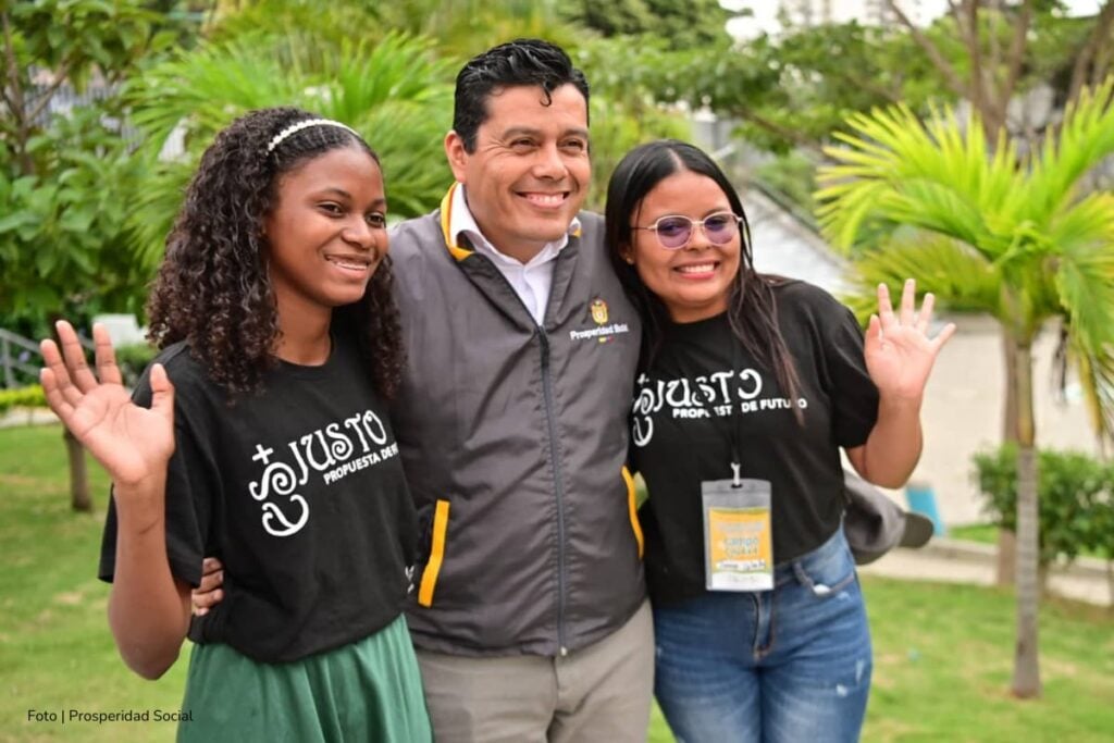 Renta Joven, Mauricio Rodríguez Amaya con estudiantes, Más Colombia