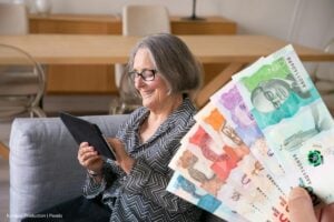 Prima de mitad de año para docentes pensionados