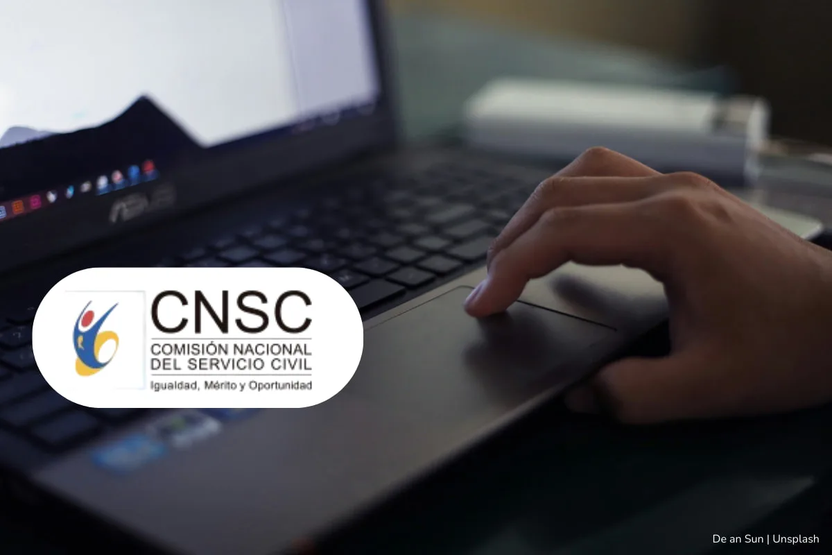 concurso DIAN 2667, Persona consultando resultados del concurso DIAN 2667, Más Colombia