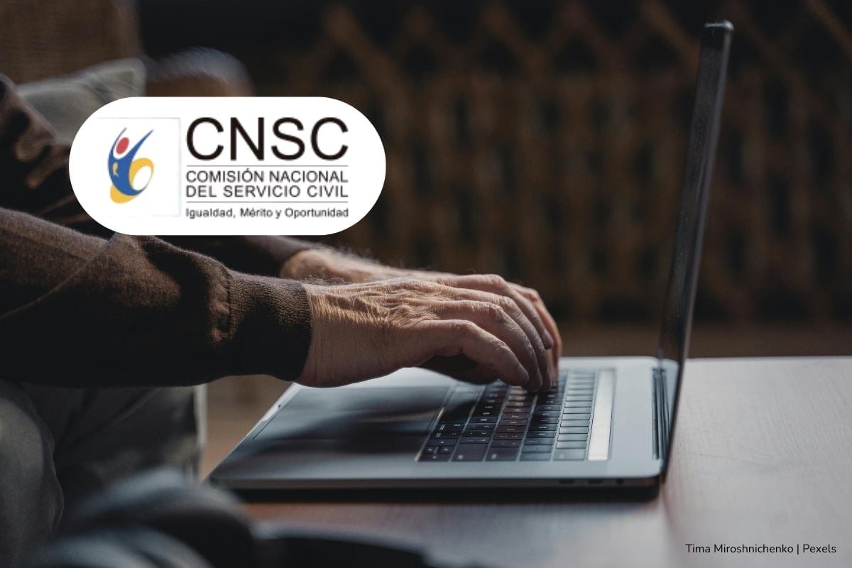 curso virtual de la CNSC, Persona inscribiéndose al nuevo curso virtual de la CNSC, Más Colombia