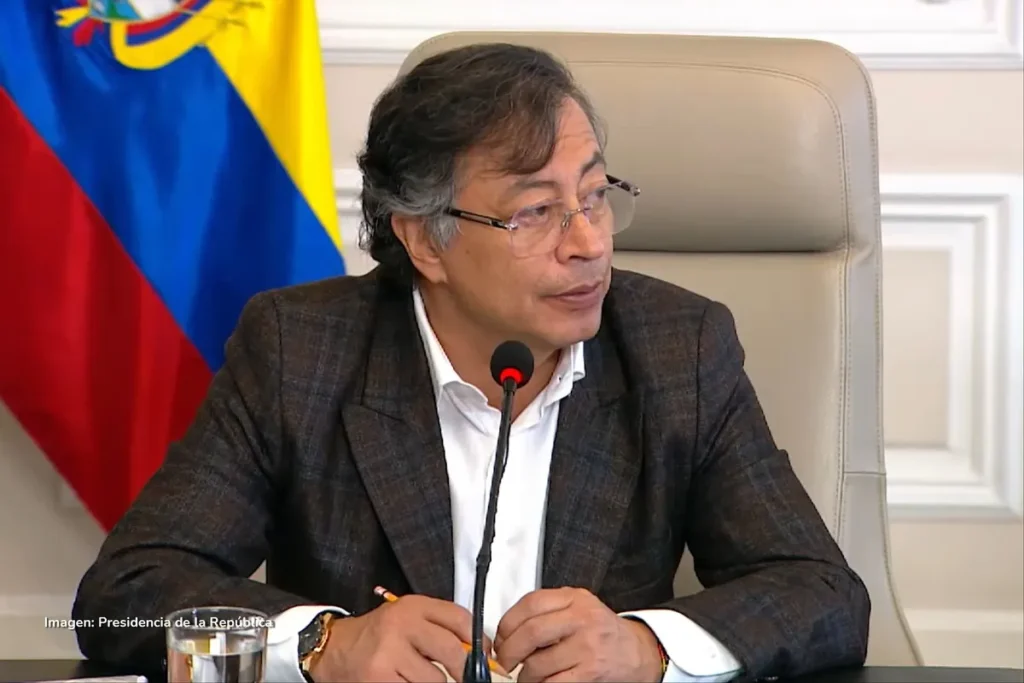 Asamblea Constituyente en Colombia: el plan de Petro rumbo a las elecciones de 2026 3 Gustavo Petro en conferencia de prensa durante discusión sobre Asamblea Constituyente.