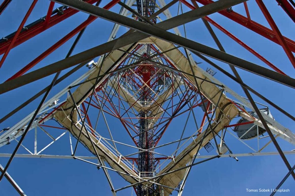 A superintendente Cielo Rusinque la dejó metida Claro Colombia: su experiencia aviva críticas contra los operadores de telecomunicaciones 3 operadores de telecomunicaciones, Claro Colombia, Movistar, Tigo, Red de operadores de telecomunicaciones, Más Colombia