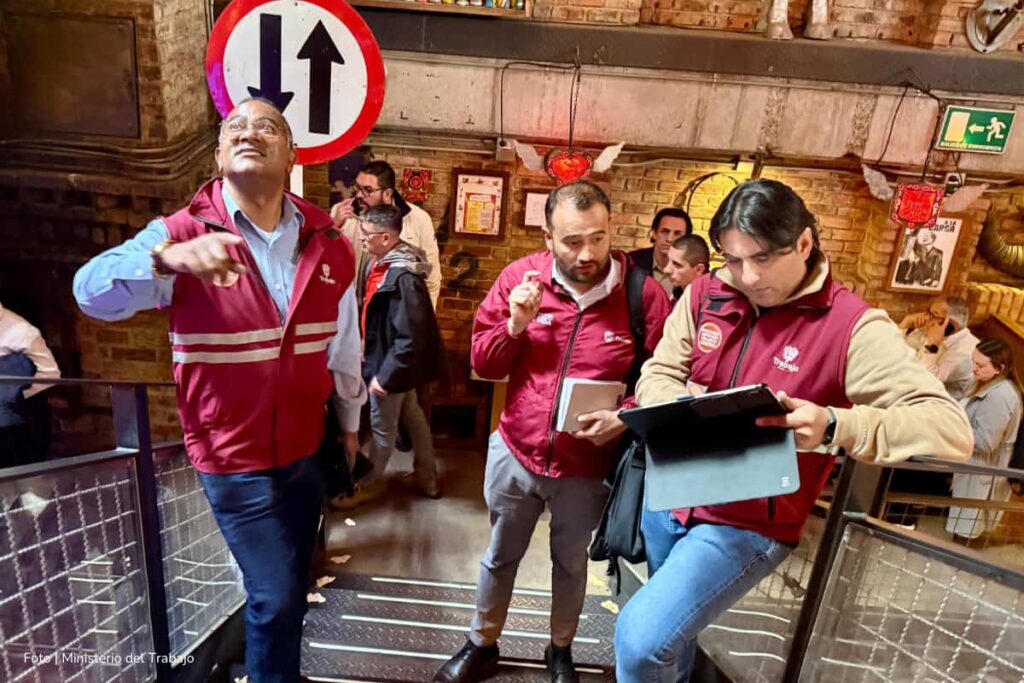 Atención, Ministerio del Trabajo ordena cerrar temporalmente cocina principal de una de las sedes de Andrés Carne de Res en Bogotá 2 Andrés Carne de Res, Andrés DC, Antonio Sanguino, Ministerio del Trabajo, Revisión del restaurante Andrés Carne de Res, Más Colombia