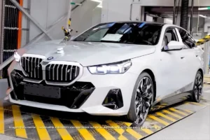 Cada tonelada de neodimio deja una tonelada de residuos radiactivos: la carrera por autos eléctricos sostenibles