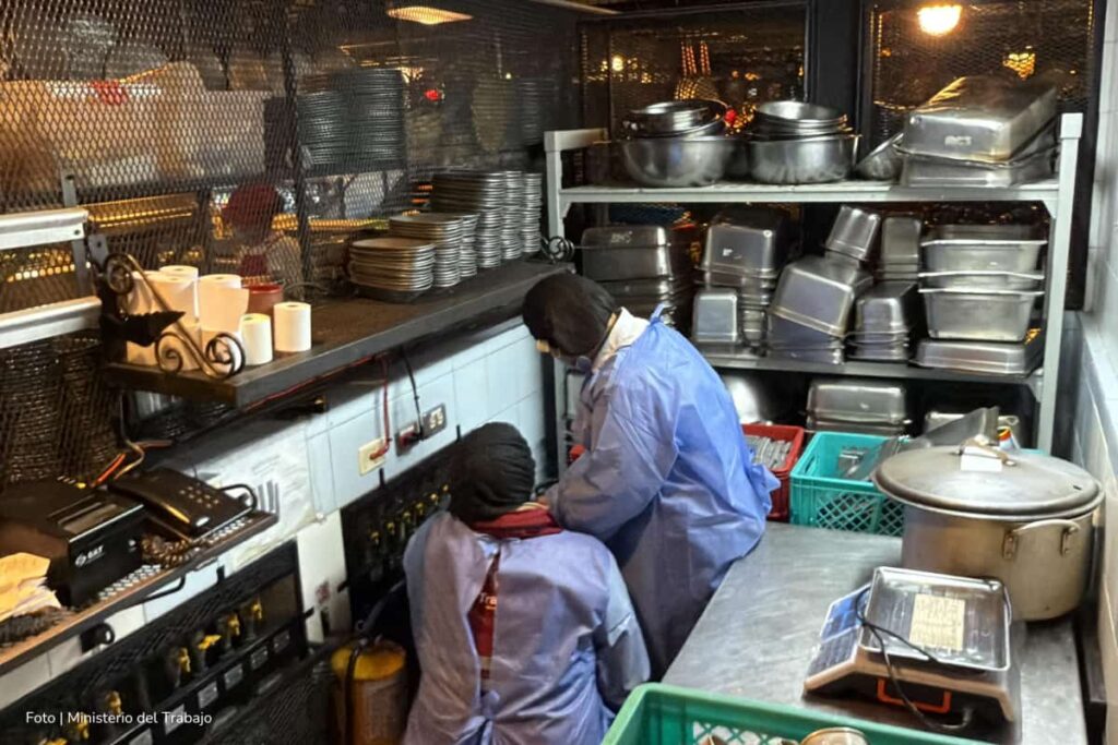 Atención, Ministerio del Trabajo ordena cerrar temporalmente cocina principal de una de las sedes de Andrés Carne de Res en Bogotá 3 Andrés Carne de Res, Andrés DC, Antonio Sanguino, Ministerio del Trabajo, cierre de la cocina principal de Andrés DC, Más Colombia