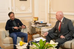 Colombia modera su tono ante la amenaza de los aranceles de Trump y busca recomponer la relación con EE. UU. 11 Colombia modera su tono ante la amenaza de los aranceles de Trump y busca recomponer la relación con EE. UU. aranceles de Trump