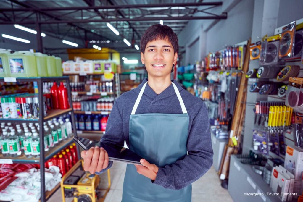 Aún puede postularse al apoyo económico para comerciantes de Bogotá: inscripciones abiertas hasta el 15 de noviembre 3 apoyo económico para comerciantes, Hombre recibiendo apoyo económico para comerciantes, Más Colombia