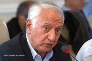 Reforma a la salud: las grietas de un debate que pone en jaque al sistema sanitario