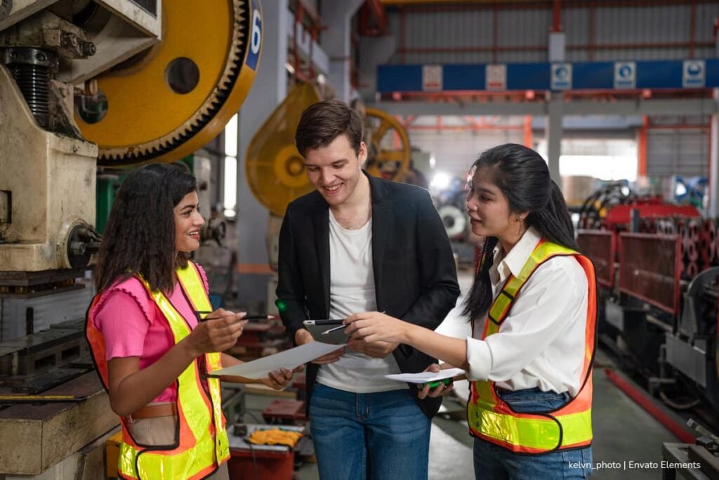 Hasta el 1 de noviembre habrá más de 700 ofertas de empleo disponibles en Bogotá: conozca los cargos y cómo postularse 4 ofertas de empleo, Operadoras de máquina en fabrica, Más Colombia