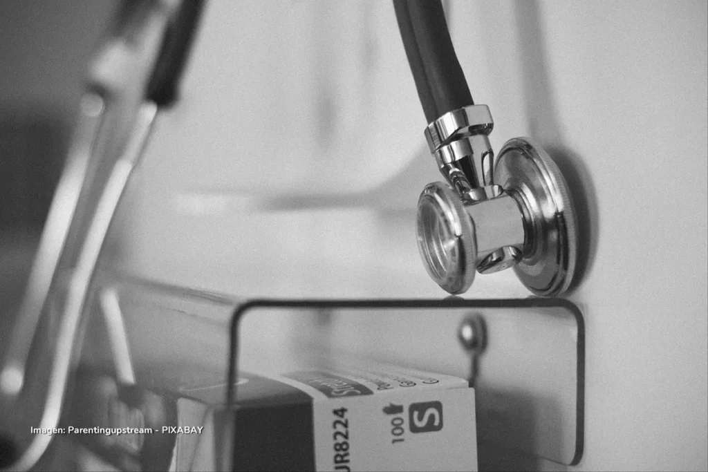 Reforma a la salud: las grietas de un debate que pone en jaque al sistema sanitario

