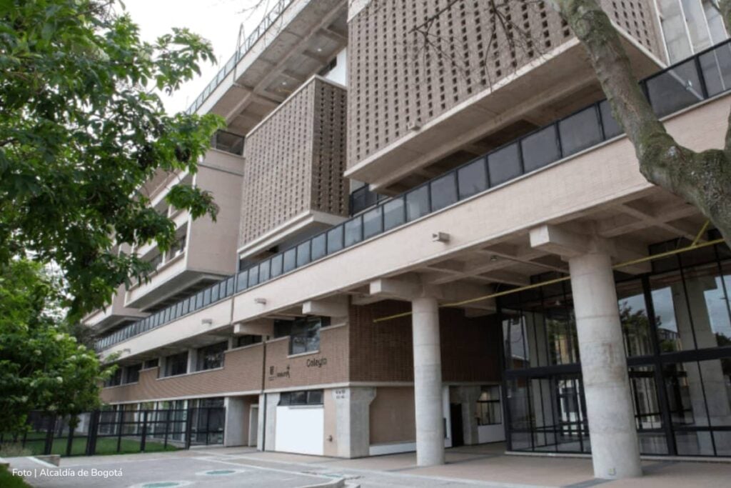 Familias de Bogotá aún tiene tiempo de realizar las matrículas para el 2026 en colegios públicos: así es el proceso de inscripción y plazos 2 matrículas para el 2026, colegios públicos, matrículas para el 2026 en los colegios públicos de Colombia, Más Colombia