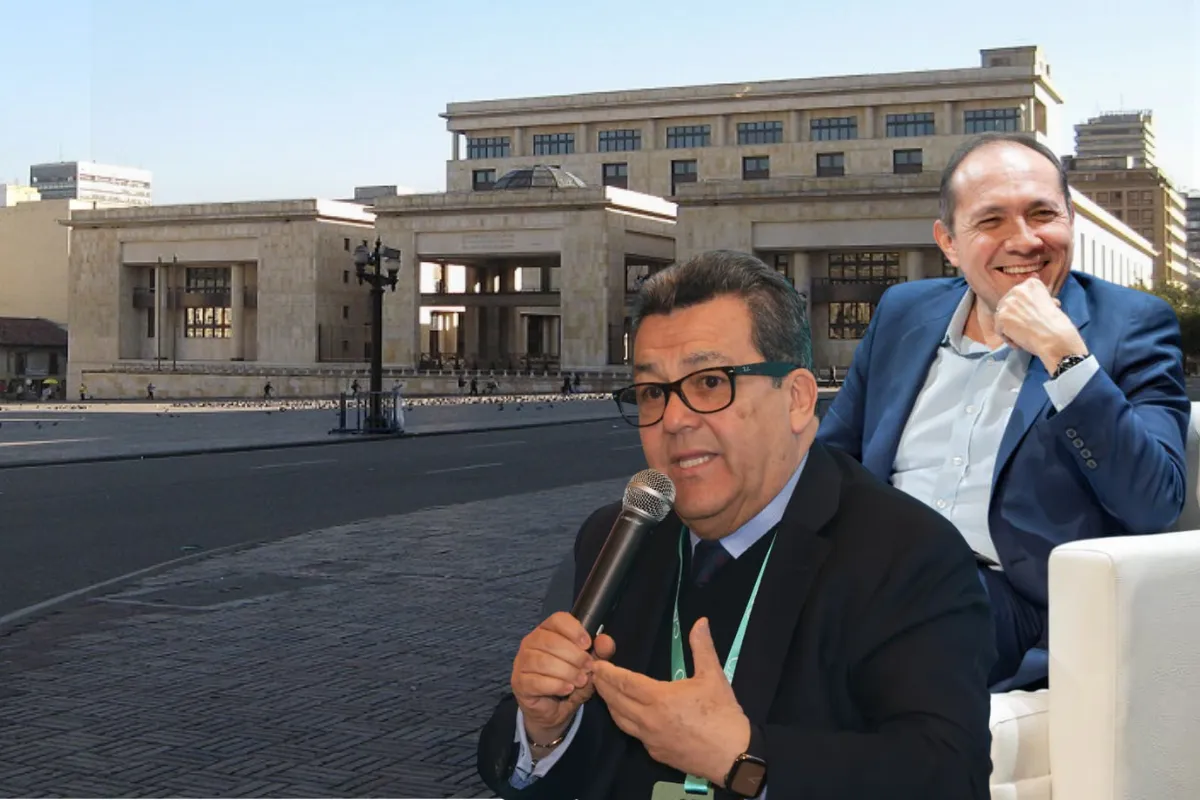 Reforma Pensional. Dos hombres en un montaje fotográfico aparecen frente al edificio de la Corte Constitucional mientras uno de ellos sostiene un micrófono durante una intervención pública.