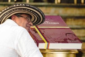 PC: prima de diciembre, contrato de aprendizaje del SENA, reforma laboral El contrato de aprendizaje del SENA cambió con la reforma laboral que ya aplica y obliga a pagar prima de diciembre y el resto de prestaciones sociales.