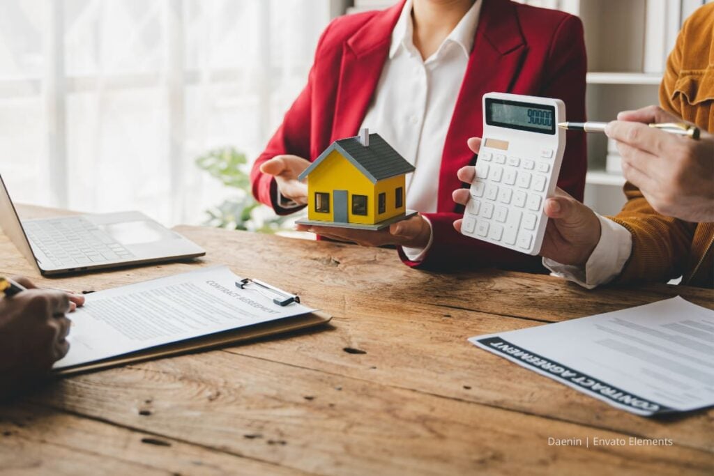 Vendedores ofrecen crédito hipotecario.