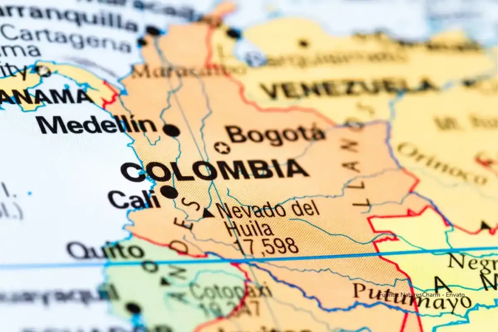 ¿Sube o baja el precio del dólar en Colombia? los tres escenarios que marcarán su rumbo en los próximos meses 4 Mapa de Colombia con ciudades principales como Bogotá, Medellín y Cali, y países vecinos resaltados.