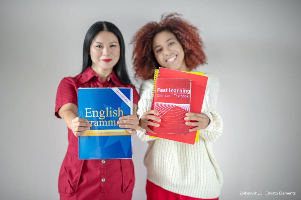 becas de inglés, Alumnas aprendiendo inglés, Más Colombia