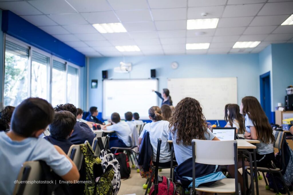 Clase en un colegio público