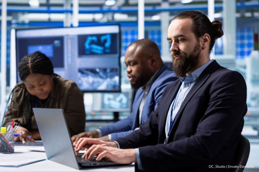 Profesiones con más demanda en 2026: estos son los trabajos que más crecerán en Colombia el próximo año 2 profesiones con más demanda en 2026, Especialistas en ciberseguridad, Más Colombia