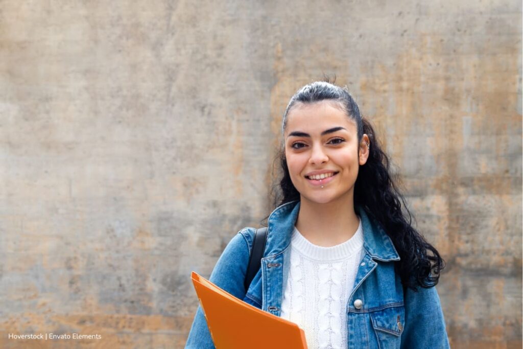 Hasta hoy, 15 de diciembre, puede inscribirse a Jóvenes a la E – Formación para el Trabajo 3: paso a paso para aplicar 4 Jóvenes a la E, becas para jóvenes en Bogotá, Mujer becada en Bogotá, Más Colombia
