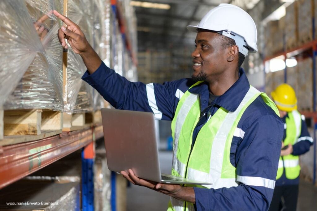 Profesiones con más demanda en 2026: estos son los trabajos que más crecerán en Colombia el próximo año 4 profesiones con más demanda en 2026, tecnólogos en logística y cadena de suministro, Más Colombia