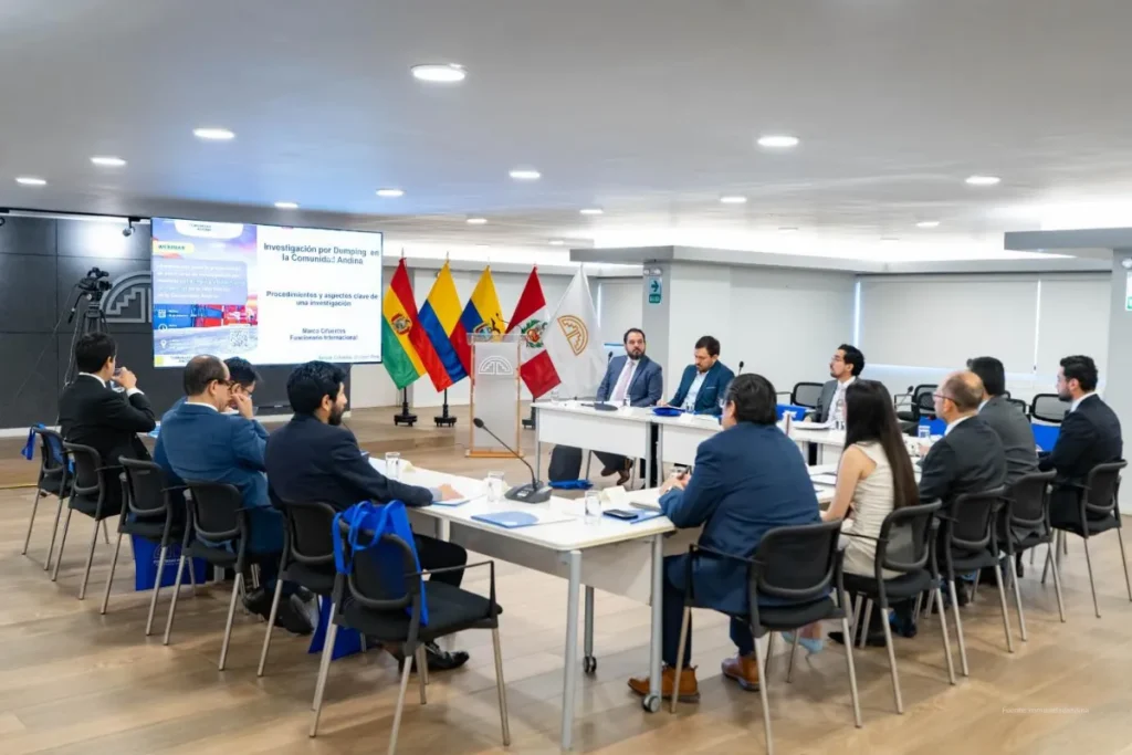 Comunidad Andina en crisis: el conflicto Colombia–Ecuador y la disputa entre China y Estados Unidos por la región 3 Funcionarios y técnicos participan en una sesión sobre investigación por dumping en la Comunidad Andina